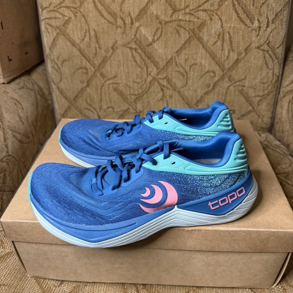 Topo Athletic Ultrafly 5 Women's Size 8 Blue/Aqua Running Shoes EUC!